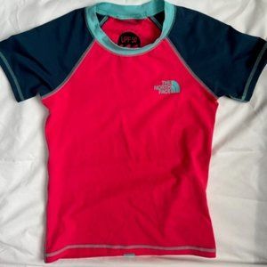 Kid's The North Face swim shirt size small 7/8
